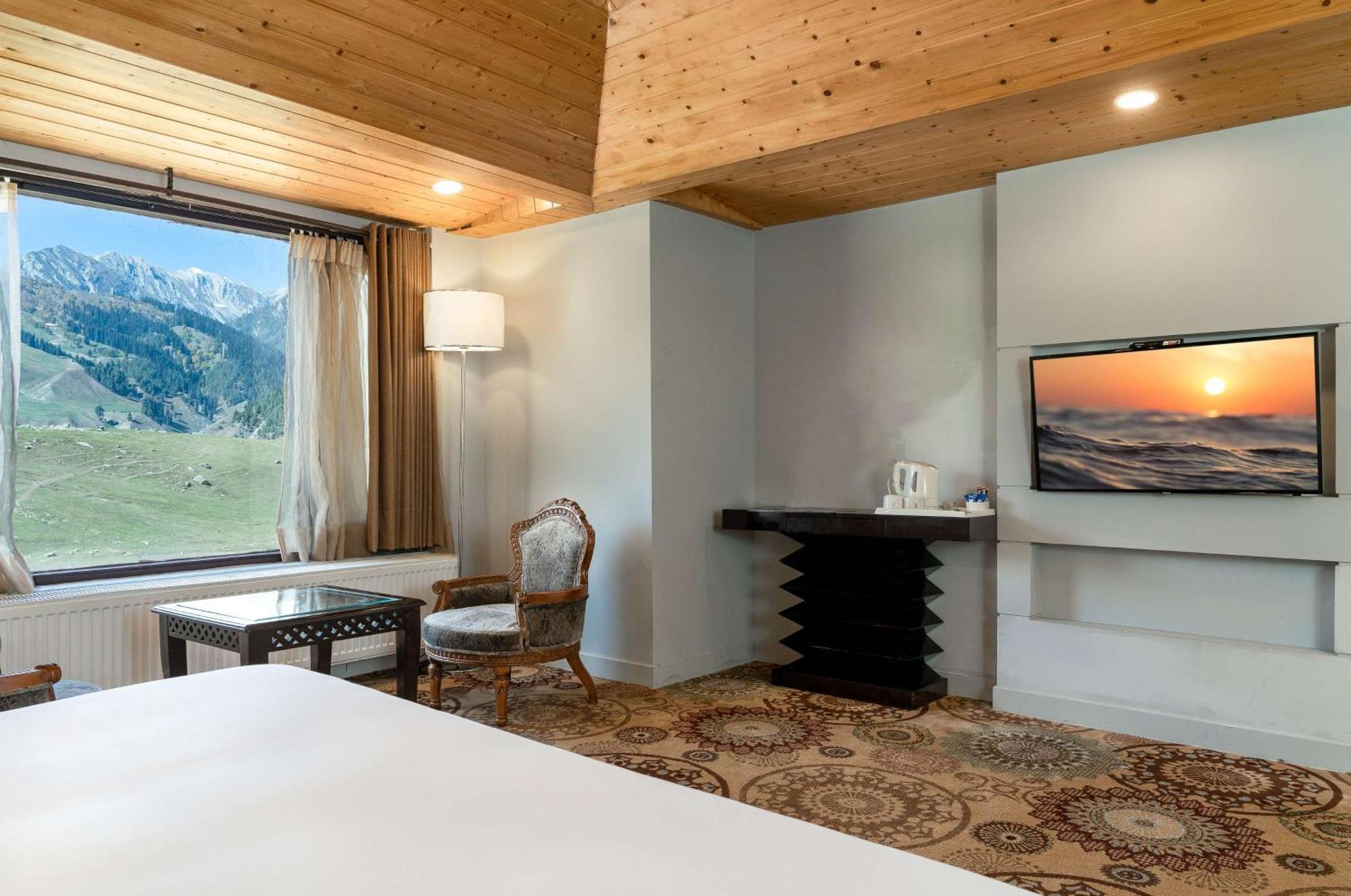 Country Inn Suites By Radisson Sonāmarg Buitenkant foto